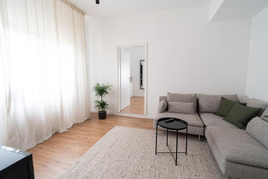 Wohnung Naehe Stadtzentrum Mit Wohnzimmer Und Kueche كوبلنس المظهر الخارجي الصورة