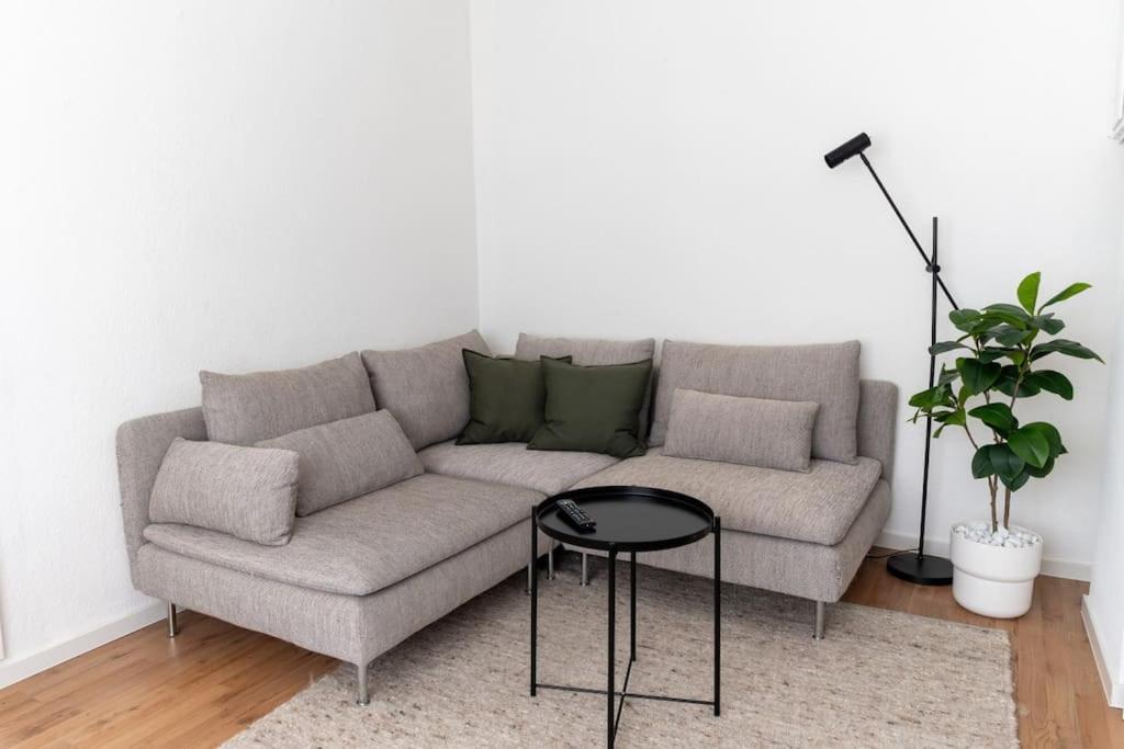 Wohnung Naehe Stadtzentrum Mit Wohnzimmer Und Kueche كوبلنس المظهر الخارجي الصورة