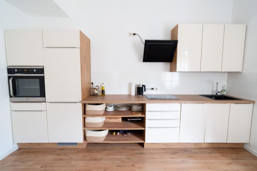 Wohnung Naehe Stadtzentrum Mit Wohnzimmer Und Kueche كوبلنس المظهر الخارجي الصورة
